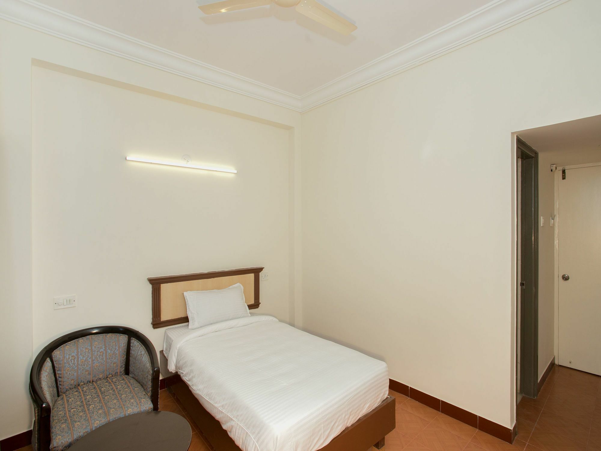 Hotel Golden Gates بنغالور المظهر الخارجي الصورة