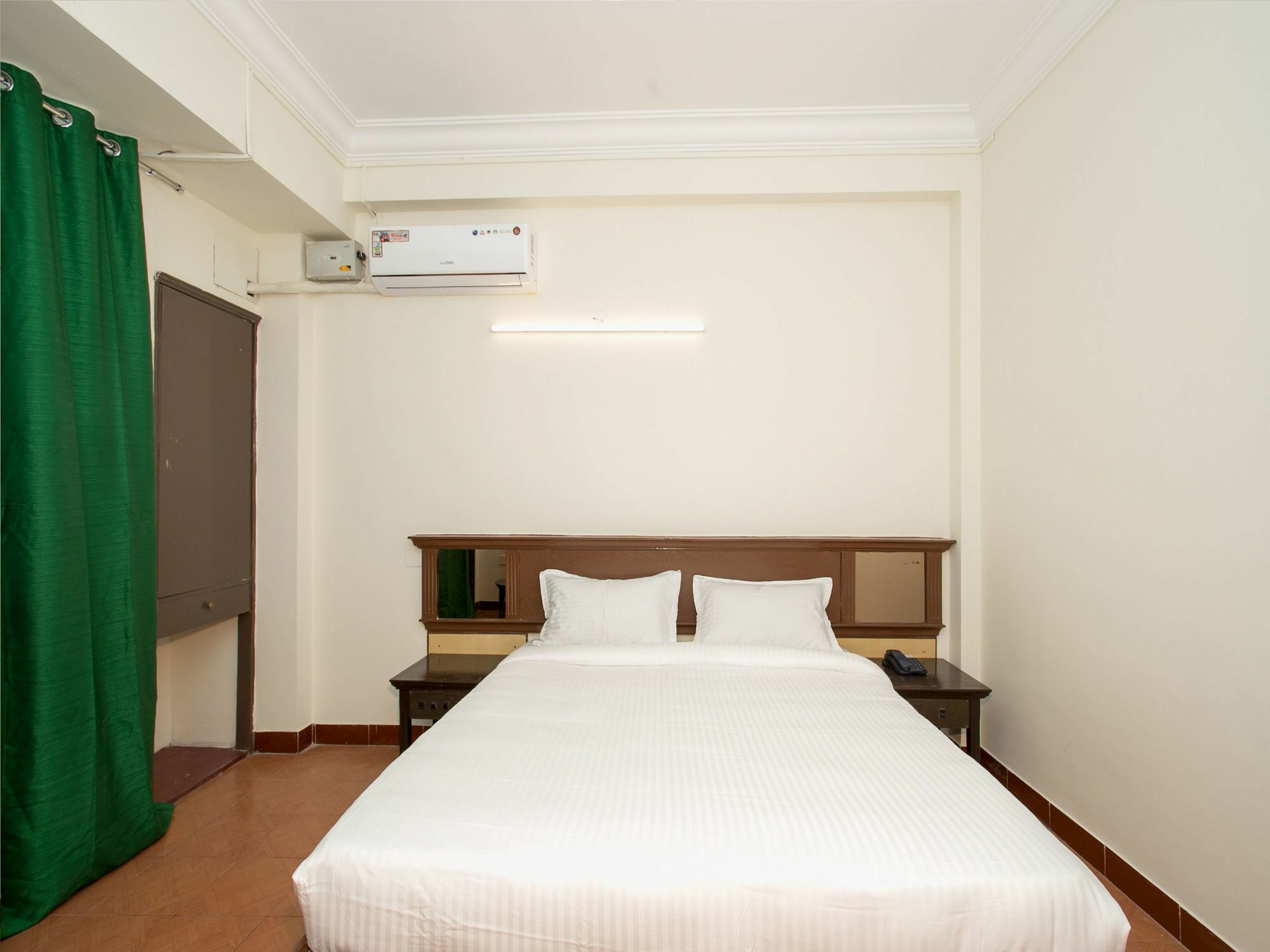 Hotel Golden Gates بنغالور المظهر الخارجي الصورة